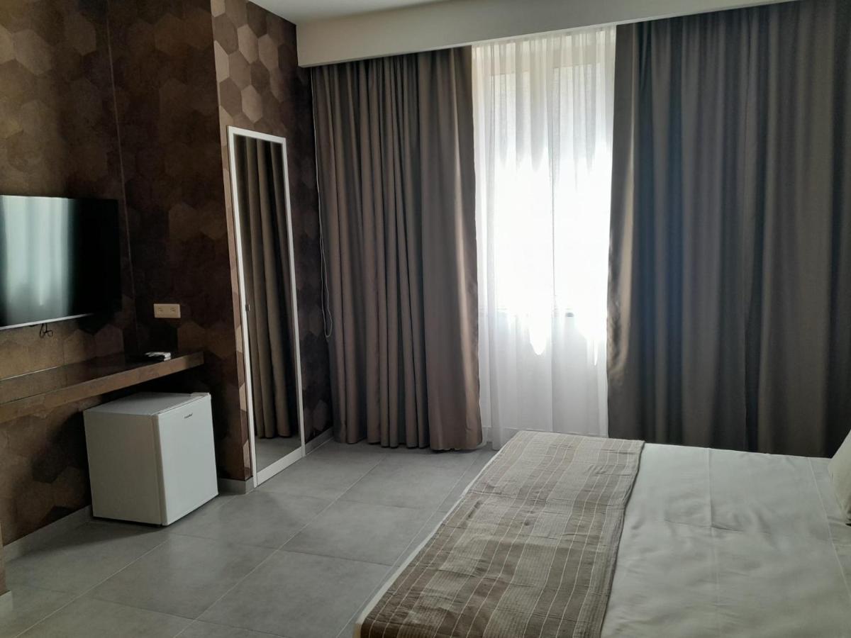 Baaria House Hotel Barcellona-Pozzo di Gotto Extérieur photo