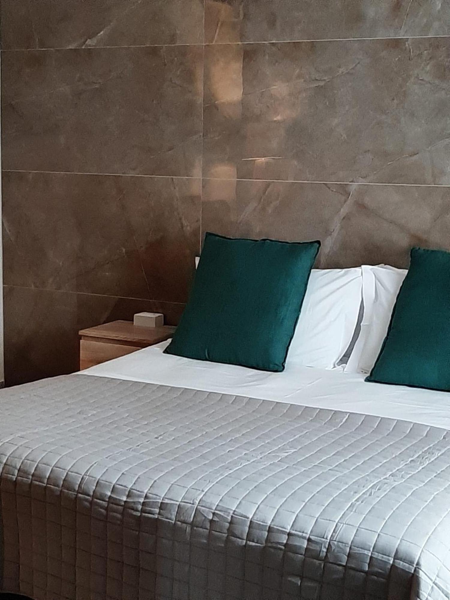 Baaria House Hotel Barcellona-Pozzo di Gotto Extérieur photo