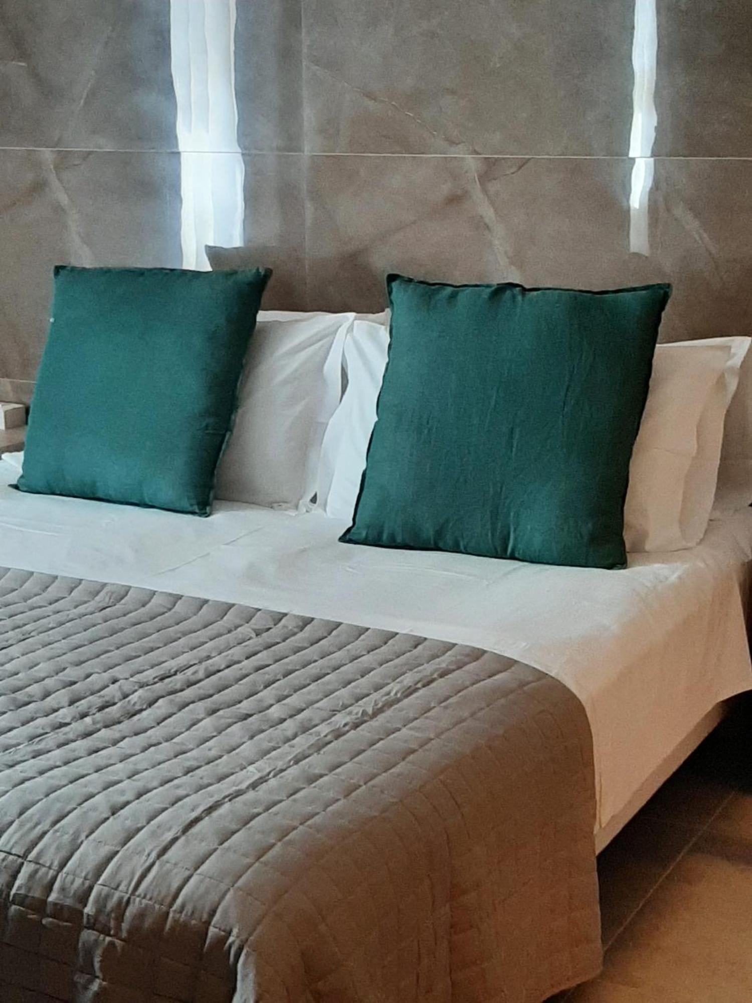 Baaria House Hotel Barcellona-Pozzo di Gotto Extérieur photo
