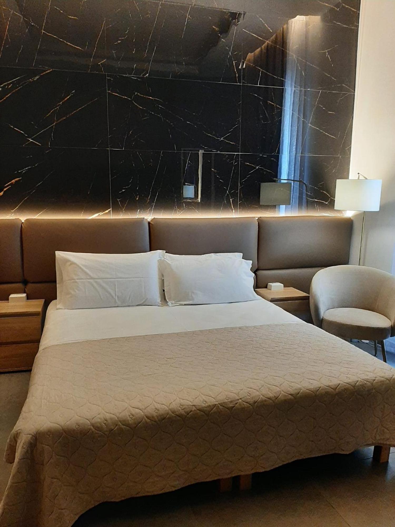 Baaria House Hotel Barcellona-Pozzo di Gotto Extérieur photo