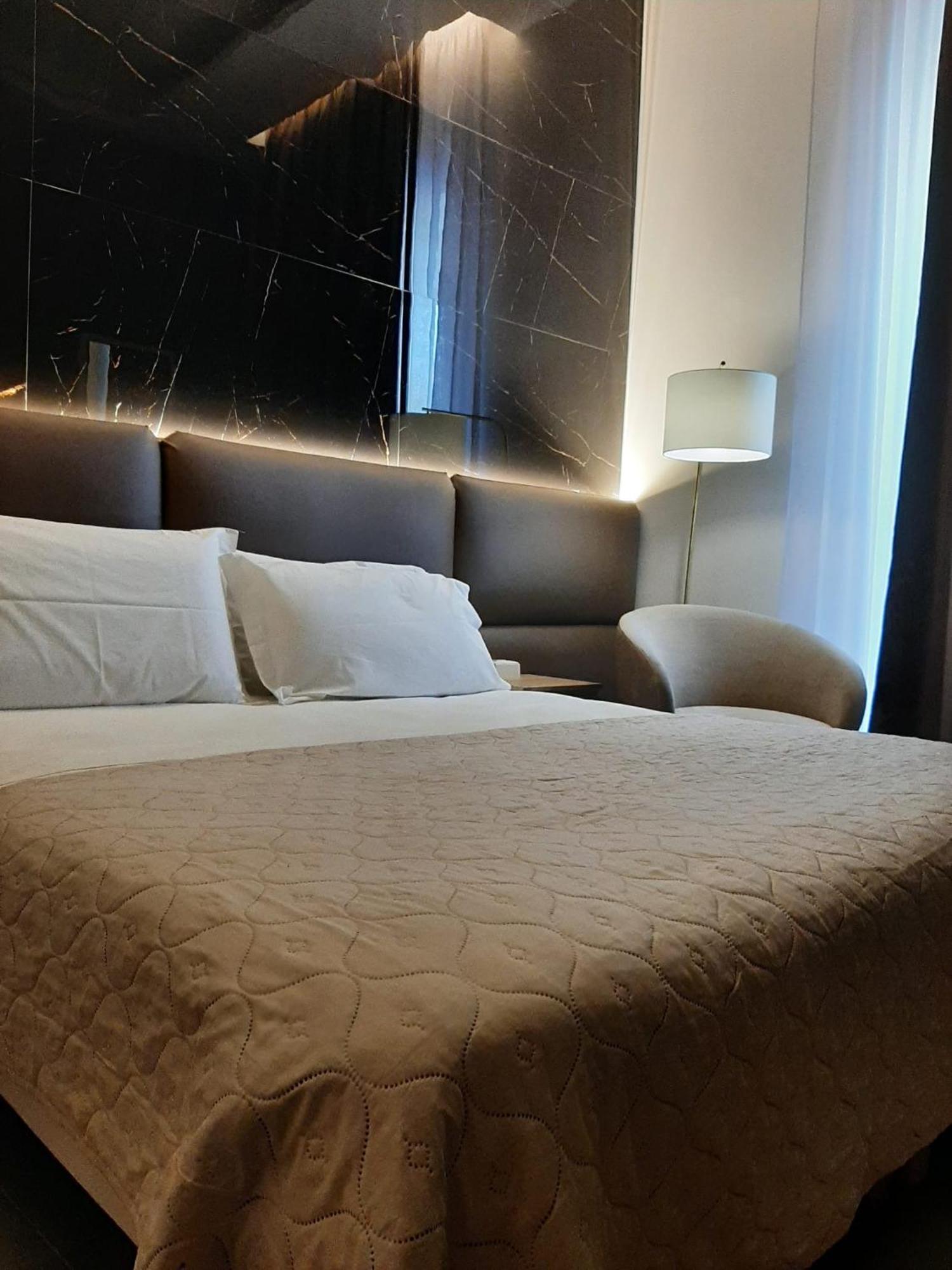 Baaria House Hotel Barcellona-Pozzo di Gotto Extérieur photo